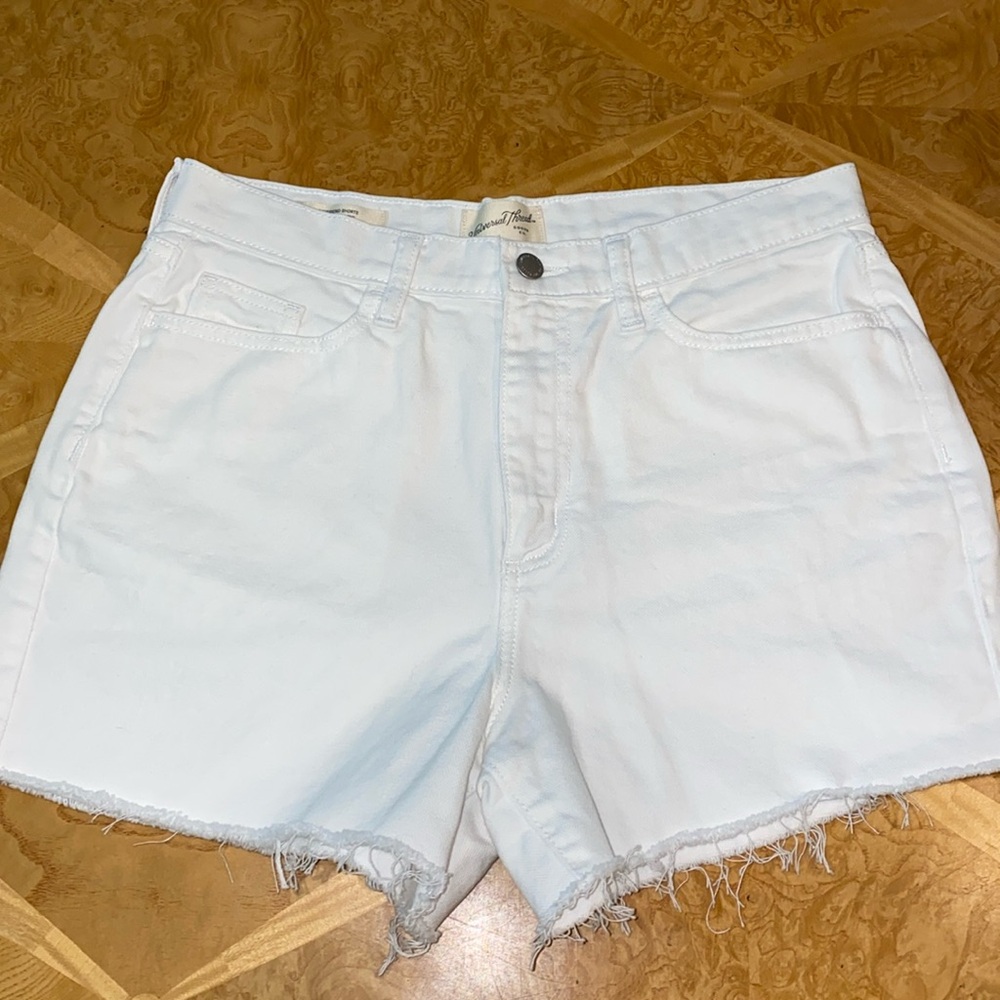 NWOT!! Universal Thread Boyfriend Cut Off Jean Shorts Size 6